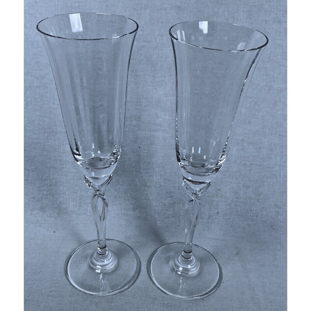 Set of 2 Oneida Chateau Crystal Champagne Flutes Pierced Twist Stem 9"